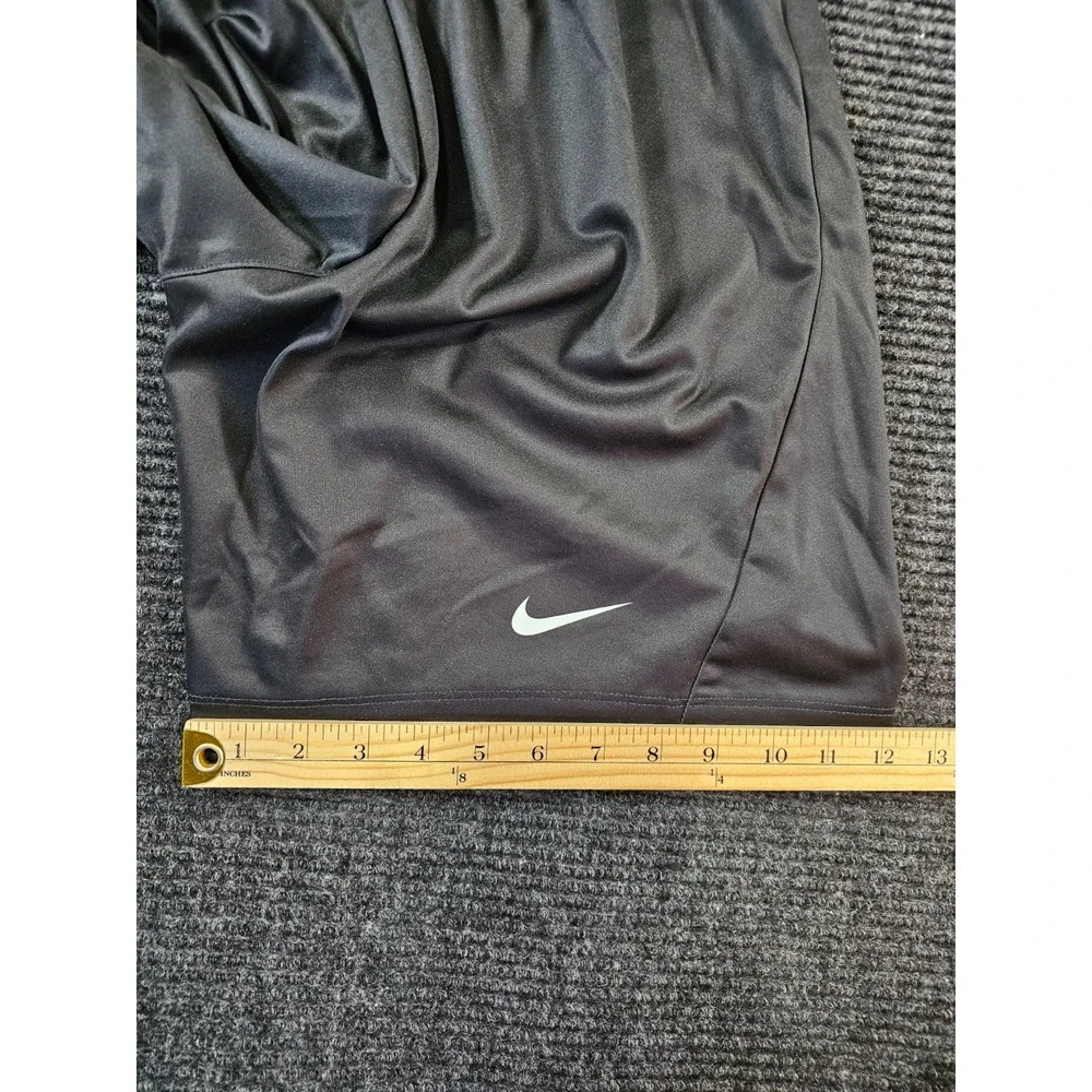 Nike Running Short Boys Medium Gray Swoosh Logo Athleisure Performance Pull On